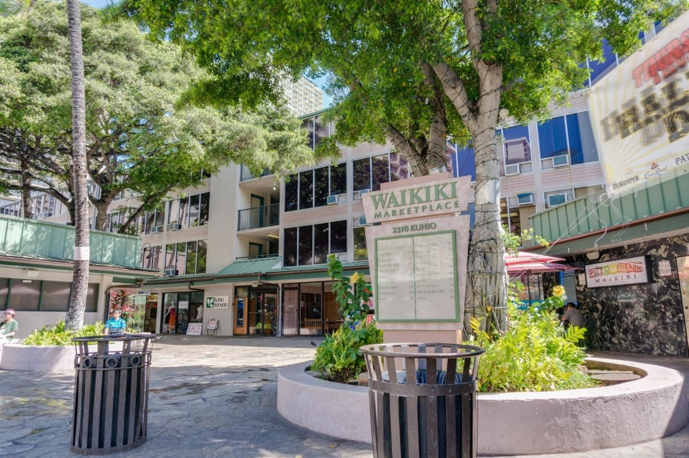 Kuhio Banyan Hotel (with Kitchenettes) Main image