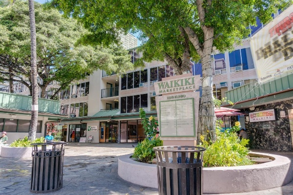 Kuhio Banyan Hotel (with Kitchenettes) Main image